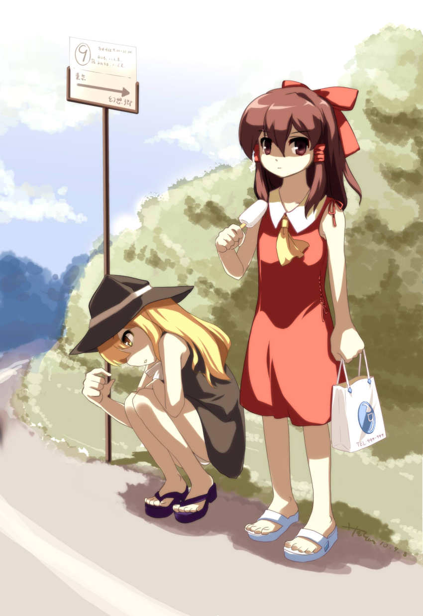 2girls, adapted_costume, ascot, bow, circled_9, female_focus, food, hair_bow