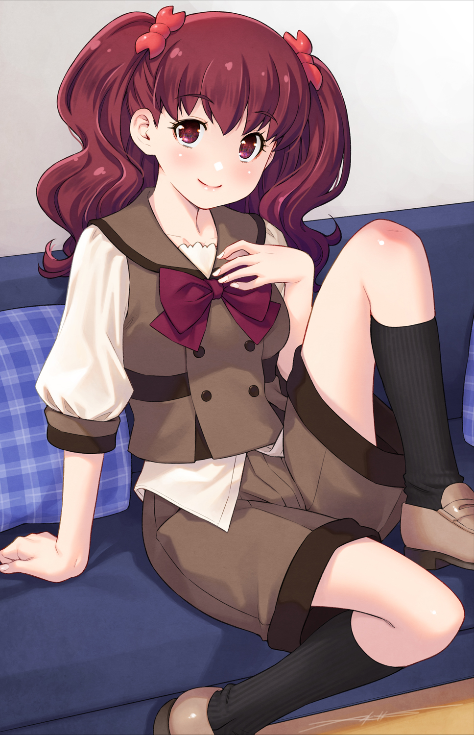 1girl, black_socks, bow, bowtie, breasts, brown_sailor_collar, brown_shirt, brown_shorts