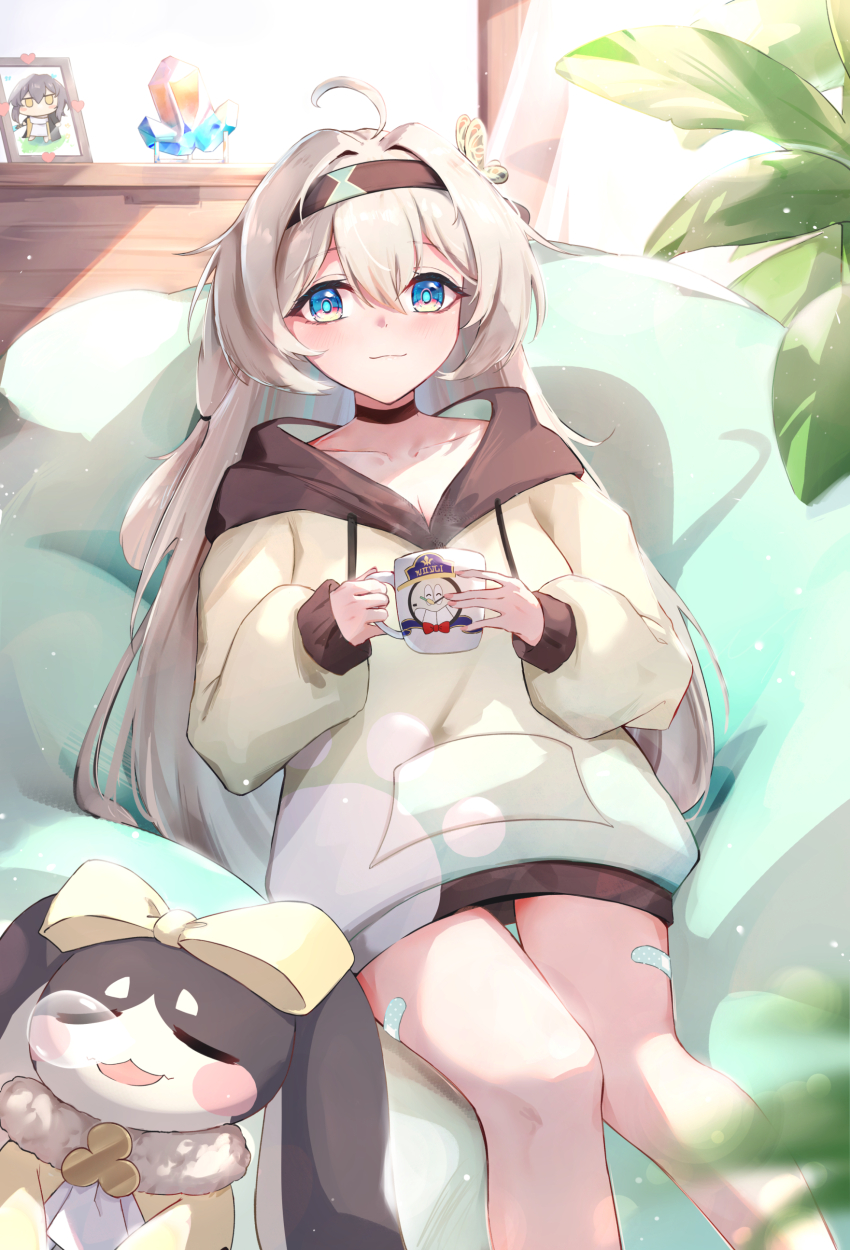 1girl, absurdres, ahoge, bandaid, bandaid_on_leg, bare_legs, black_choker, black_hairband