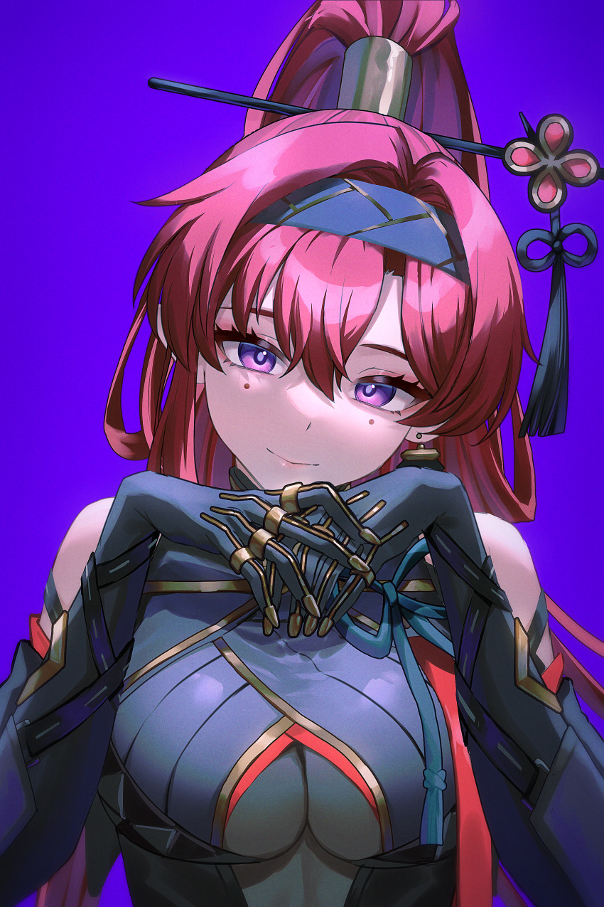 1girl, absurdres, bare_shoulders, black_bodysuit, black_gloves, black_hairband, bodysuit, breasts, circle_facial_mark, commentary_request, earrings, elbow_gloves, facial_mark, flower_hairpin, gendou_pose, gloves, hair_between_eyes, hair_intakes, hair_ornament, hairband, hairpin, hands_clasped, head_tilt, high_ponytail, highres, jewelry, large_breasts, looking_at_viewer, own_hands_clasped, own_hands_together, pointy_ears, ponytail, purple_background, purple_eyes, red_hair, single_earring, smile, solo, straight-on, takamatu_hajime, tassel, underboob, upper_body, wuthering_waves, yinlin_(wuthering_waves)