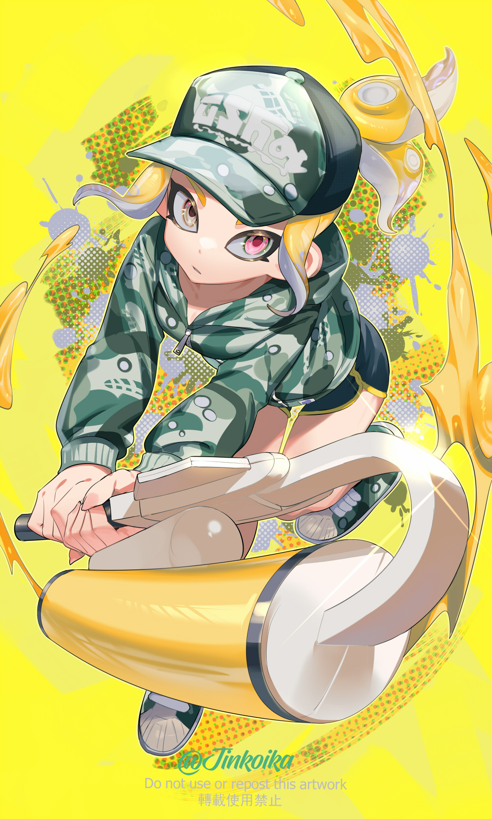 1girl, artist_name, baseball_cap, black_shorts, blonde_hair, breasts, camouflage, camouflage_headwear, camouflage_jacket, commentary_request, dolphin_shorts, full_body, green_hat, green_jacket, green_shoes, grey_eyes, hat, heterochromia, highres, holding, holding_weapon, hood, hood_down, hooded_jacket, jacket, jinkoika, looking_to_the_side, nintendo, octoling, octoling_girl, octoling_player_character, order_roller_(splatoon), paint_splatter, parted_lips, pink_eyes, ponytail, print_headwear, shoes, short_hair, short_ponytail, shorts, sidelocks, sneakers, solo, splatoon_(series), splatoon_3, standing, standing_on_one_leg, suction_cups, tentacle_hair, weapon, yellow_background, yellow_trim, zipper, zipper_pull_tab