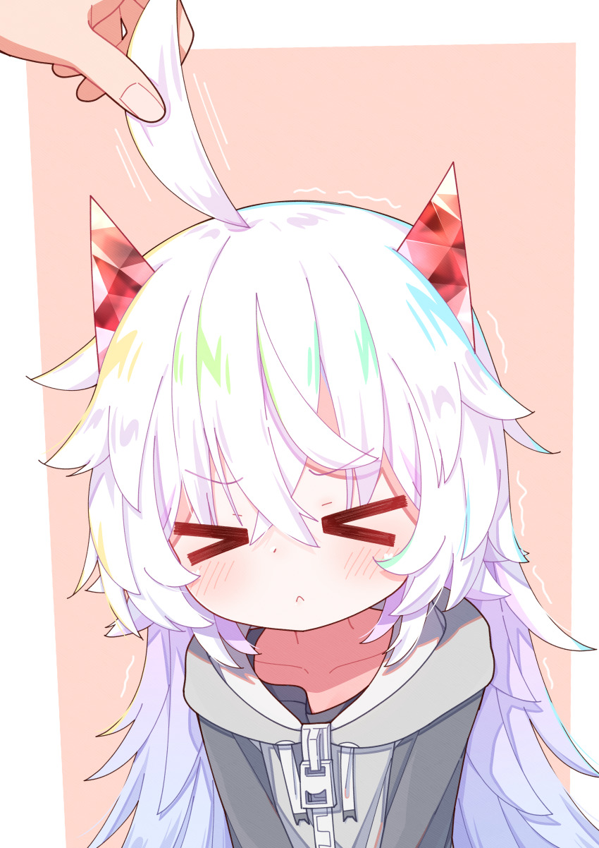 >_<, 1girl, 1other, :<, absurdres, ahoge, ahoge_grab, blonde_hair