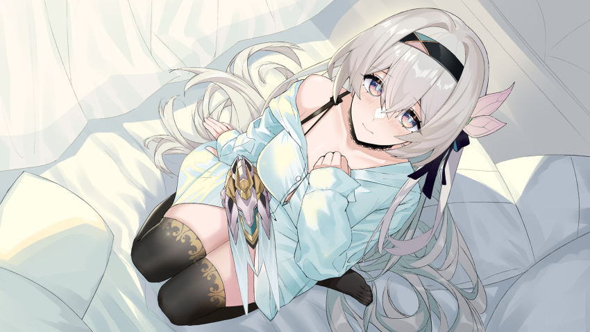 1girl, alternate_costume, bilibili_commission, black_bow, black_collar, black_hairband, black_thighhighs, blue_eyes