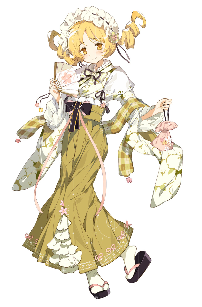 1girl, absurdres, adapted_costume, alternate_costume, bag, black_bow, blonde_hair, bow, bowtie, cherry_blossom_print, cherry_blossoms, drill_hair, floral_print, floral_print_kimono, flower, folding_fan, frilled_hairband, frilled_sleeves, frills, full_body, hairband, hakama, hakama_skirt, hand_fan, highres, holding, holding_fan, japanese_clothes, kimono, looking_at_viewer, mahou_shoujo_madoka_magica, mahou_shoujo_madoka_magica_(anime), medium_hair, neck_ribbon, official_style, okobo, pink_flower, platform_sandals, print_kimono, ribbon, sandals, satchel, simple_background, skirt, smile, socks, solo, tachi-e, tomoe_mami, twin_drills, watermark, watermark_grid, wei_er_chenxing, white_background, white_kimono, white_socks, yellow_bow, yellow_bowtie, yellow_eyes, yellow_hakama, yellow_skirt