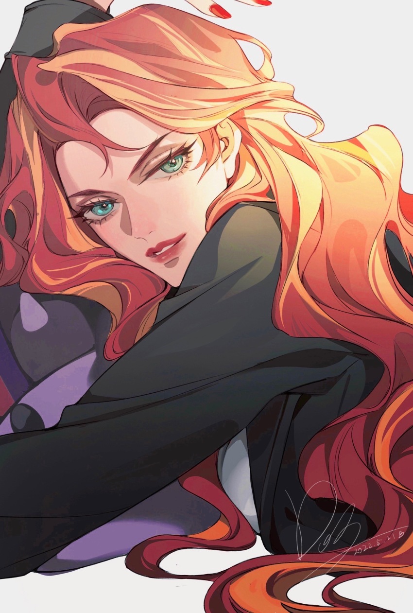 1girl, 1other, black_jacket, blonde_hair, curly_hair, doo58455, green_eyes, grey_background