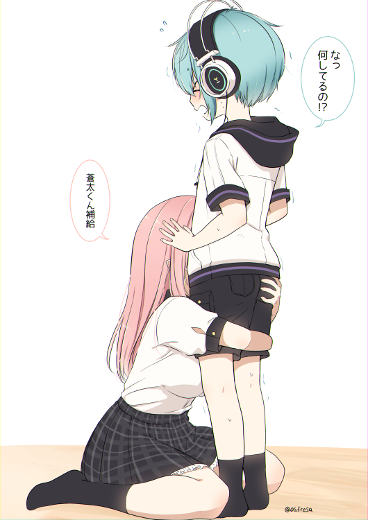>_<, 1boy, 1girl, age_difference, aqua_hair, artist_name, black_shorts, black_skirt