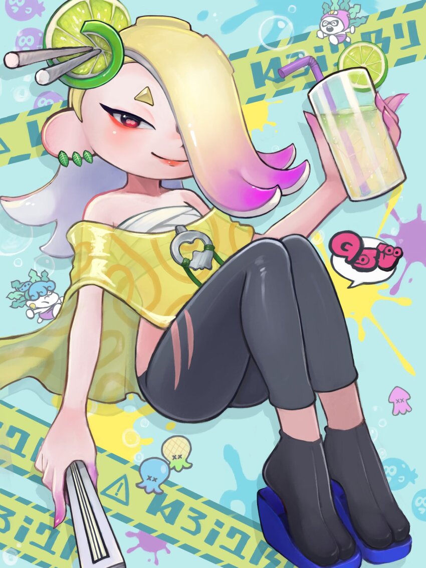 1girl, ass, blonde_hair, blue_background, blush, capelet, chest_sarashi, cup