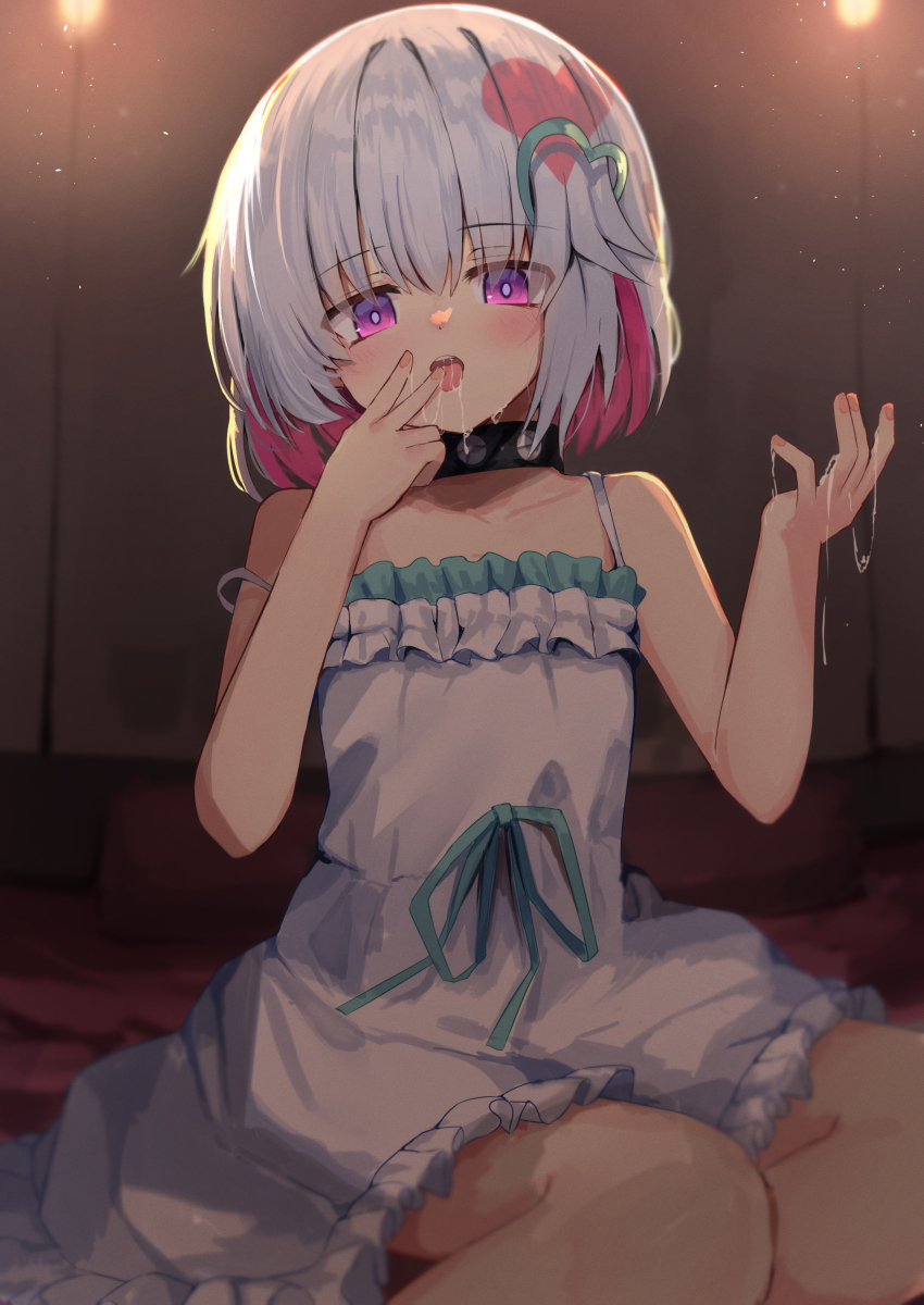 1girl, \||/, absurdres, backlighting, bare_arms, black_choker, blush, bright_pupils, choker, collarbone, colored_inner_hair, commentary, dohna_dohna_issho_ni_warui_koto_o_shiyou, dress, dress_ribbon, eyes_visible_through_hair, feet_out_of_frame, finger_to_mouth, fingernails, flat_chest, frilled_dress, frills, green_ribbon, grey_hair, hair_between_eyes, hair_ornament, hands_up, heart, heart-shaped_hair, heart_hair_ornament, highres, indoors, light_particles, looking_at_viewer, multicolored_hair, nodoameyatou, on_bed, open_mouth, petite, pink_hair, porno_(dohna_dohna), purple_eyes, ribbon, saliva, saliva_on_hand, saliva_trail, short_hair, sitting, sleeveless, sleeveless_dress, solo, spaghetti_strap, straight_hair, strap_slip, sundress, teeth, tongue, tongue_out, upper_teeth_only, v, white_dress, yokozuwari