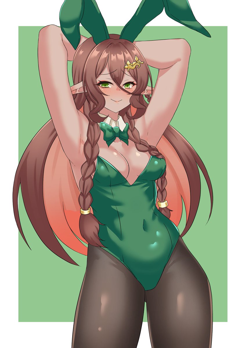 1girl, animal_ears, armpits, black_pantyhose, blush, bow, bowtie, breasts, brown_hair, closed_mouth, collar, colored_inner_hair, commentary, covered_navel, dark-skinned_female, dark_skin, detached_collar, english_commentary, faelie_fallwood, fake_animal_ears, green_background, green_bow, green_bowtie, green_eyes, green_leotard, hair_between_eyes, hair_ornament, hands_on_own_head, highres, leotard, long_hair, medium_breasts, mole, mole_under_mouth, multicolored_hair, nexas_(vtuber), orange_hair, pantyhose, playboy_bunny, pointy_ears, puffywaffles, smile, solo, very_long_hair, virtual_youtuber, white_collar