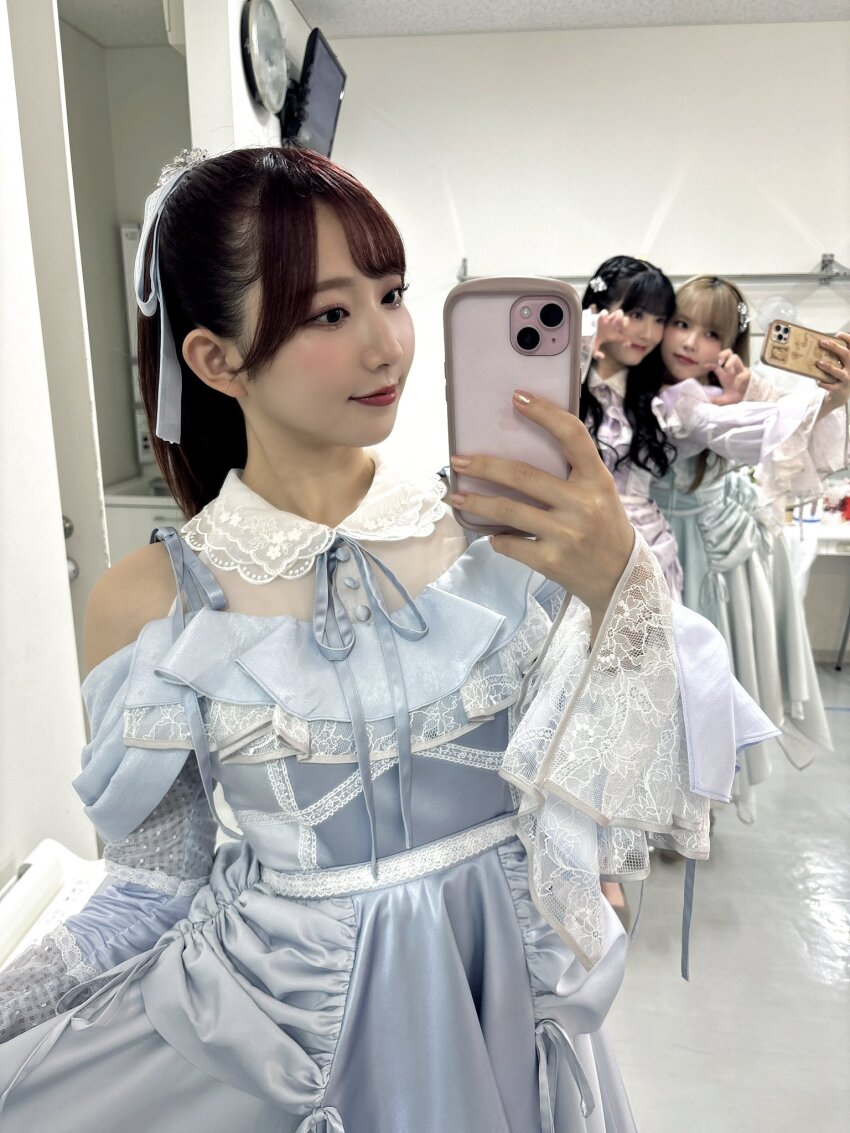 3girls, aoyama, aoyama_nagisa, cellphone, dress, highres, indoors, liyuu