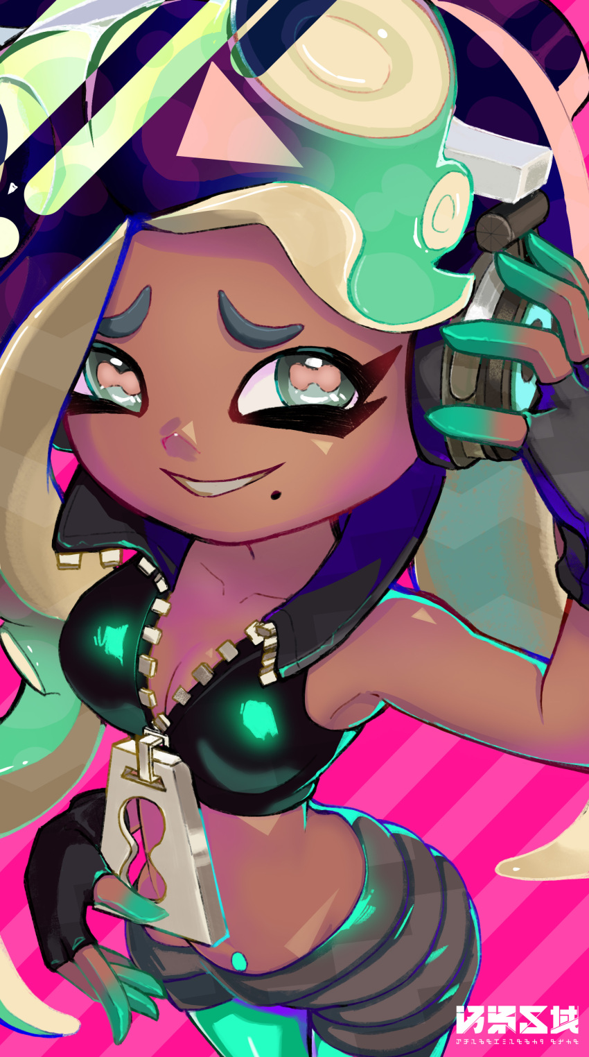 1girl, absurdres, adjusting_headphones, arm_up, armpits, bare_shoulders, black_gloves, black_shorts, breasts, cephalopod_eyes, cleavage, collarbone, collared_shirt, colored_extremities, cowboy_shot, crop_top, dark-skinned_female, dark_skin, female_focus, fingerless_gloves, gloves, gradient_hair, green_eyes, green_hair, green_pantyhose, grin, happy, headphones, highres, long_hair, looking_at_viewer, marina_(off_the_hook_outfit)_(splatoon), marina_(splatoon), medium_breasts, midriff, mole, mole_under_mouth, multicolored_hair, navel_piercing, nintendo, octoling, osen_kuiki, pantyhose, piercing, pink_background, pink_pupils, purple_hair, raised_eyebrows, shiny_clothes, shirt, short_shorts, shorts, sleeveless, sleeveless_shirt, smile, solo, splatoon_(series), splatoon_2, standing, stomach, striped_background, suction_cups, teeth, tentacle_hair, tentacles, two-tone_hair, watermark, zipper, zipper_pull_tab