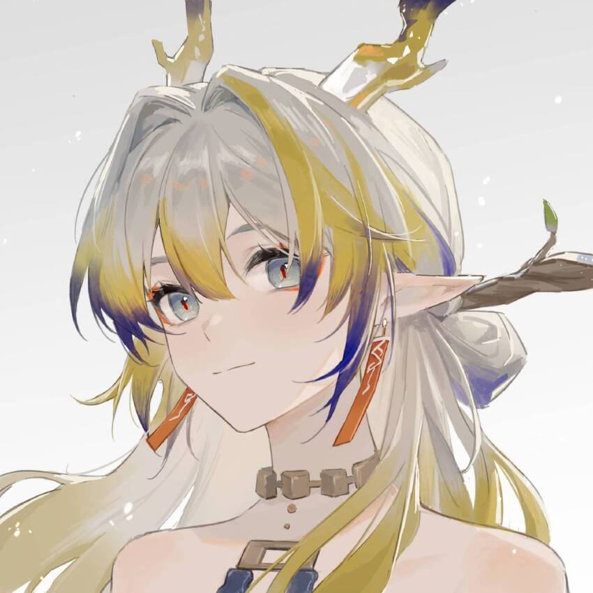 1girl, arknights, bare_shoulders, bei_gong_dale, blonde_hair, chinese_commentary, close-up, closed_mouth, commentary_request, dragon_girl, dragon_horns, earrings, gradient_background, grey_background, grey_eyes, grey_hair, hair_between_eyes, hair_intakes, horns, jewelry, light_particles, light_smile, long_hair, looking_at_viewer, multicolored_hair, necklace, pointy_ears, portrait, purple_hair, shu_(arknights), solo, unfinished