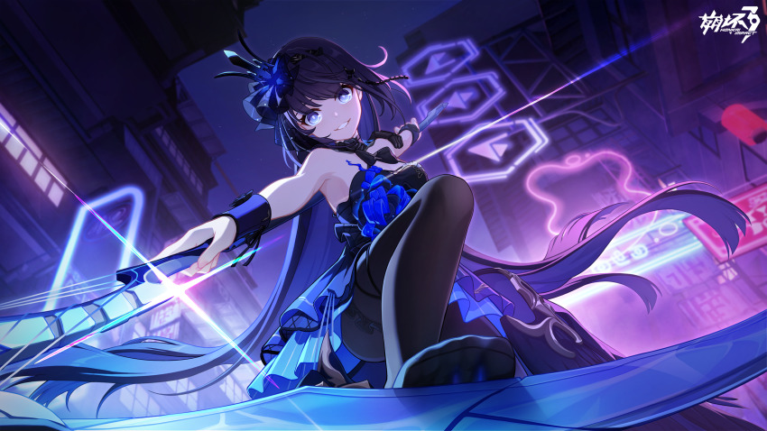 1girl, bare_shoulders, black_dress, black_flower, black_hair, black_pantyhose, blue_dress, blue_eyes, breasts, dress, dress_flower, feet, flora_(honkai_impact), flower, full_body, hair_between_eyes, hair_flower, hair_ornament, highres, honkai_(series), honkai_impact_3rd, long_hair, looking_at_viewer, medium_breasts, multicolored_hair, no_shoes, official_alternate_costume, official_art, pantyhose, purple_hair, seele_vollerei, seele_vollerei_(eternal_night's_embrace), seele_vollerei_(herrscher_of_rebirth), sleeveless, sleeveless_dress, smile, solo, two-tone_hair, very_long_hair