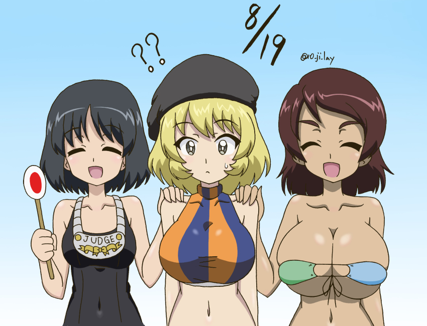 10_ji_lay, 3girls, aoshidan_school_uniform, bikini, black_hair, black_one-piece_swimsuit, blonde_hair, blue_background