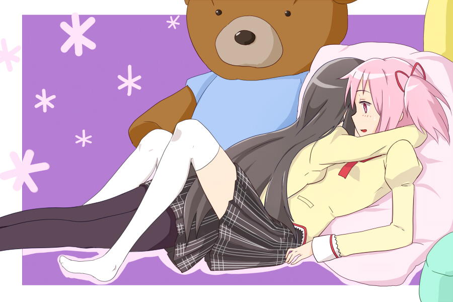 10s, 2girls, akemi_homura, black_hair, black_pantyhose, hug, kaname_madoka, long_hair