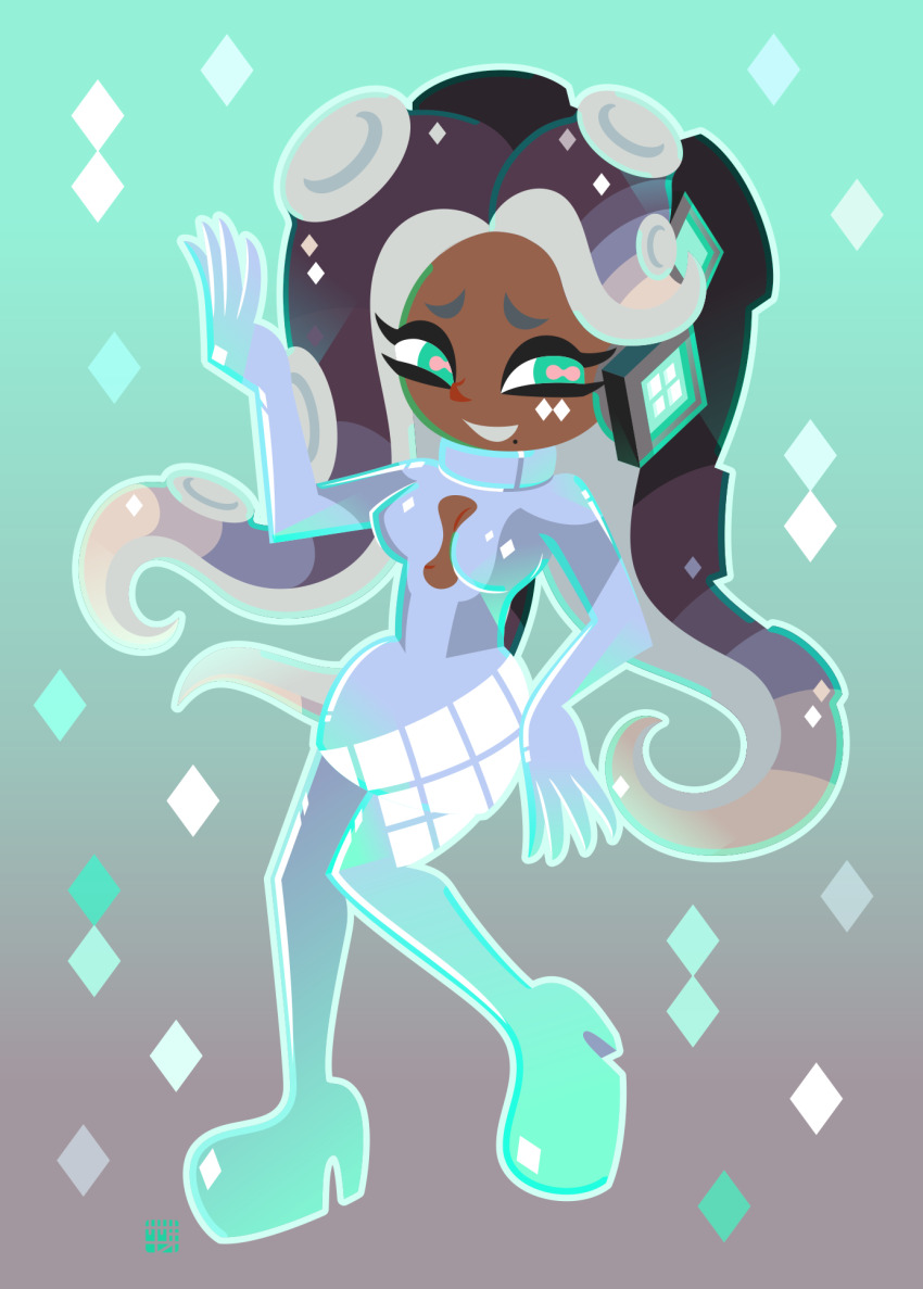 1girl, cephalopod_eyes, cleavage_cutout, clothing_cutout, dark-skinned_female, dark_skin, diamond_(shape), full_body, gradient_background, green_eyes, grin, highres, long_hair, looking_at_viewer, marina_(splatoon), marina_(team_order)_(splatoon), mole, mole_under_mouth, nintendo, octoling, sasakinao, smile, solo, splatoon_(series), splatoon_2, suction_cups, tentacle_hair