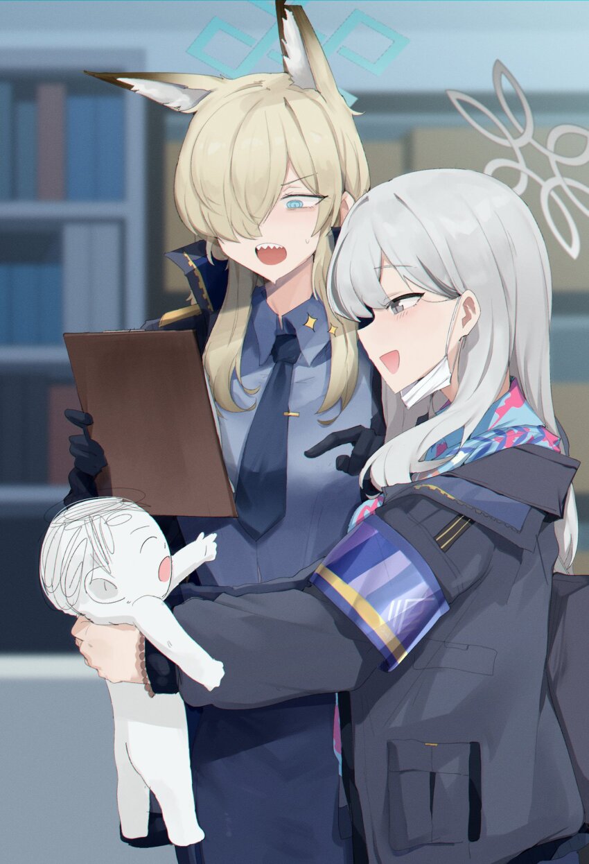 1boy, 2girls, @_@, animal_ear_fluff, animal_ears, bead_bracelet, beads, black_gloves