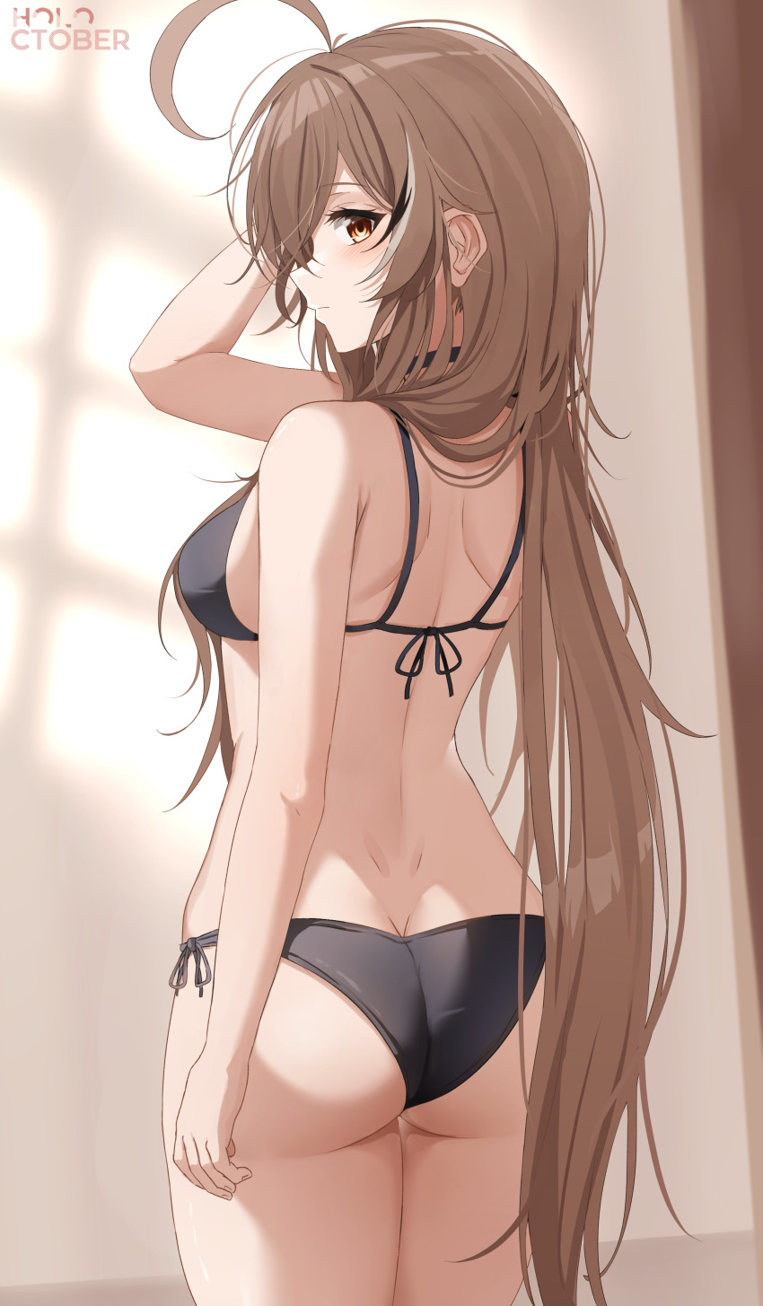 1girl, absurdres, ahoge, alternate_costume, ass, bare_back, bikini, black_bikini, black_choker, black_hair, breasts, brown_eyes, brown_hair, butt_crack, choker, closed_mouth, commentary, dra_renard, from_behind, hair_between_eyes, hair_down, hand_up, highres, hololive, hololive_english, legs_together, long_hair, looking_at_viewer, looking_back, median_furrow, medium_breasts, multicolored_hair, nanashi_mumei, shoulder_blades, side-tie_bikini_bottom, sideboob, solo, standing, streaked_hair, swimsuit, untranslatable_commentary, very_long_hair, virtual_youtuber, white_hair