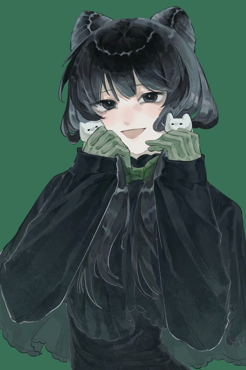 1girl, absurdres, black_capelet, black_eyes, black_hair, black_shirt, bow, bowtie, capelet, chinese_commentary, commentary_request, cone_hair_bun, double_bun, gloves, green_background, green_bow, green_bowtie, green_gloves, hair_bun, highres, liang_yanmei, long_hair, long_sleeves, official_alternate_costume, open_mouth, peng_yuyan, shirt, sidelocks, simple_background, smile, solo, touqi_guaitan, variant_set
