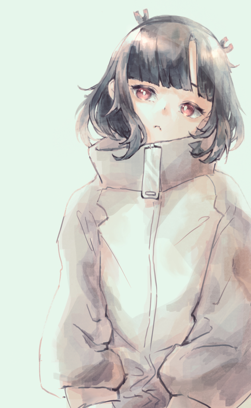 1girl, black_hair, blunt_bangs, frown, green_background, highres, jitomi_monoe, lantadorite, magnet, medium_hair, red_eyes, simple_background, solo, track_suit, virtual_youtuber, voms, zipper
