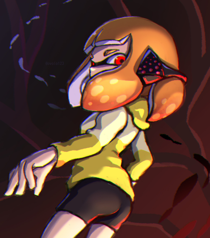 1girl, agent_4_(splatoon), ass, bike_shorts, black_shorts, brown_hair, from_behind, highres, inkling_girl, inkling_player_character, looking_back, nintendo, ovolo123, red_eyes, shirt, short_hair, short_shorts, shorts, solo, splatoon_(series), splatoon_2, squidbeak_splatoon, suction_cups, tentacle_hair, thighs, two-tone_shirt, white_shirt, yellow_shirt