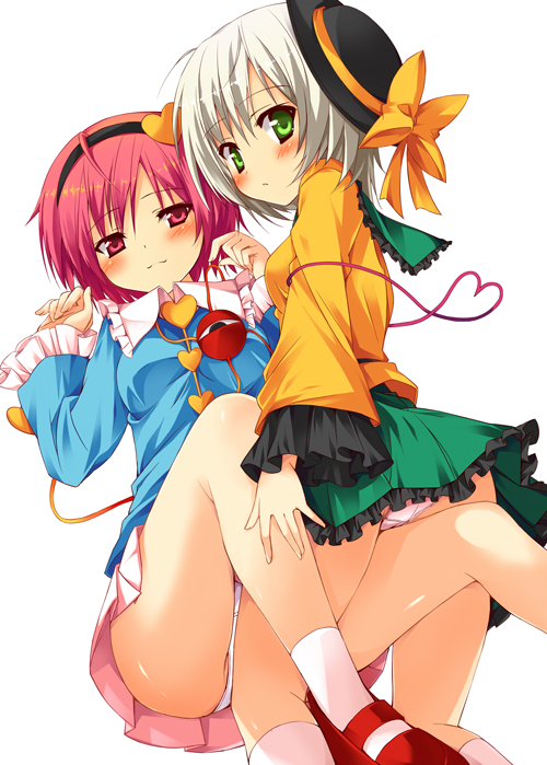 2girls, :3, bare_legs, blush, eyeball, female_focus, green_eyes, heart