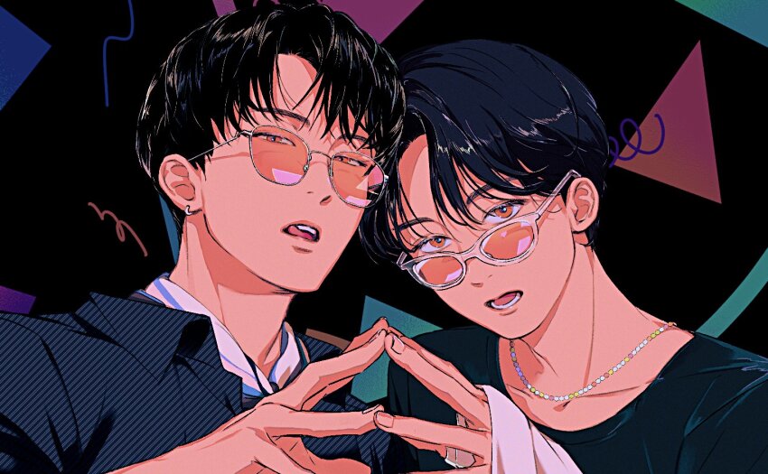 2boys, black_hair, black_shirt, commentary_request, jeonghan_(seventeen), k-pop, korean_commentary, male_focus