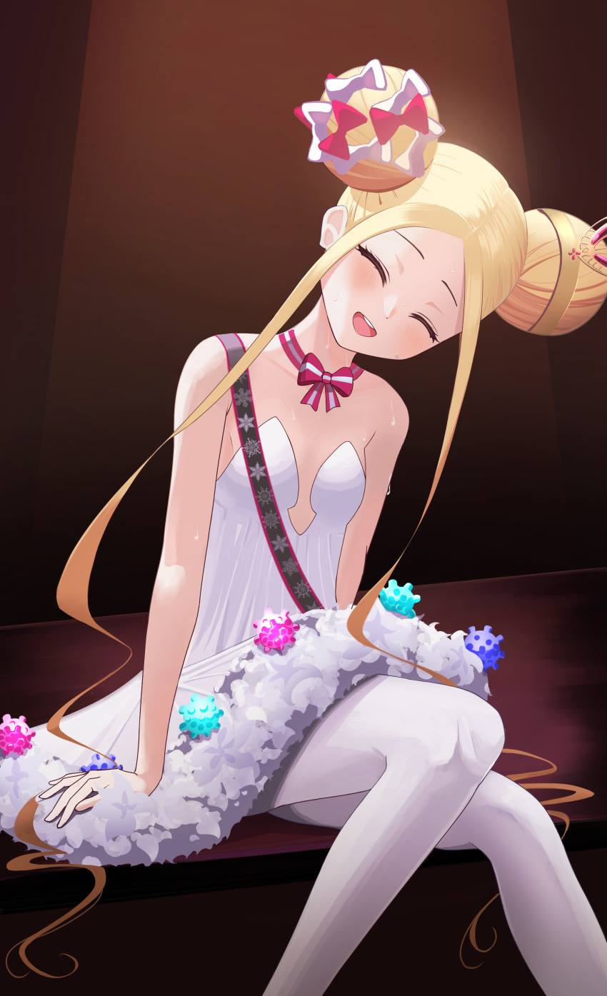 1girl, abigail_williams_(fate), abigail_williams_(santa)_(fate), absurdres, bare_shoulders, blonde_hair, blush, bow