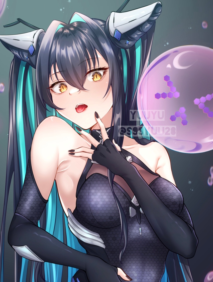 >_<, 1girl, :o, aqua_hair, artist_name, bare_shoulders, black_hair, black_nails