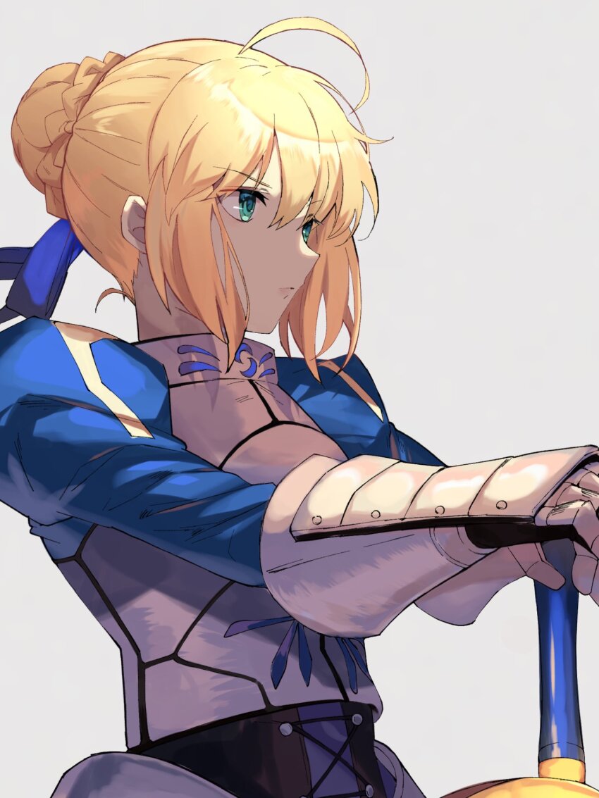 1girl, ahoge, armor, artoria_pendragon_(fate), blonde_hair, braid, braided_bun, breastplate, bun_with_braided_base, commentary, excalibur_(fate/stay_night), fate/stay_night, fate_(series), gauntlets, green_eyes, grey_background, hair_bun, hands_on_hilt, highres, kamigokuin, saber_(fate), short_hair, simple_background, solo, sword, upper_body, weapon