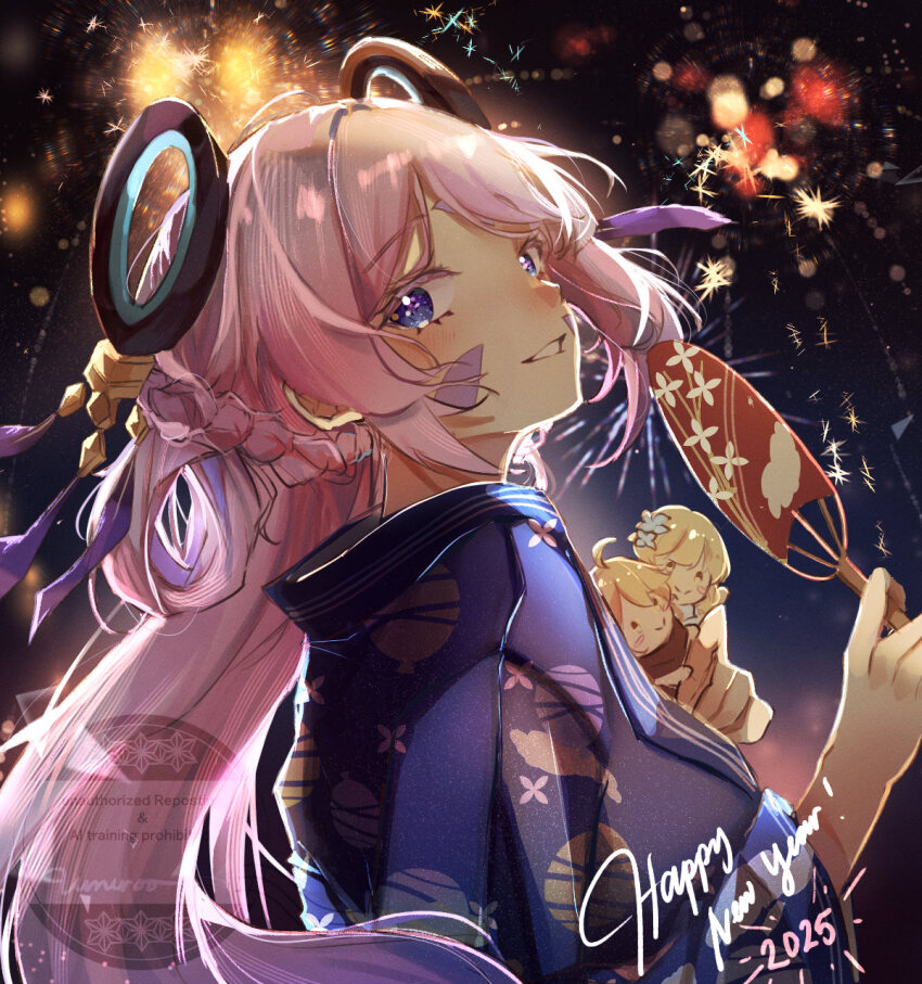 1girl, 2025, aerial_fireworks, ahoge, blonde_hair, blue_eyes, blue_kimono, blush_stickers, braid, citlali_(genshin_impact), doll, fireworks, genshin_impact, hair_ornament, hair_rings, hand_fan, happy_new_year, highres, holding, holding_doll, holding_fan, japanese_clothes, kimono, light_blush, long_hair, looking_at_viewer, looking_back, new_year, parted_lips, pink_hair, print_kimono, single_hair_ring, smile, solo, teeth, turning_around, turning_head, umuroo_draws, watermark