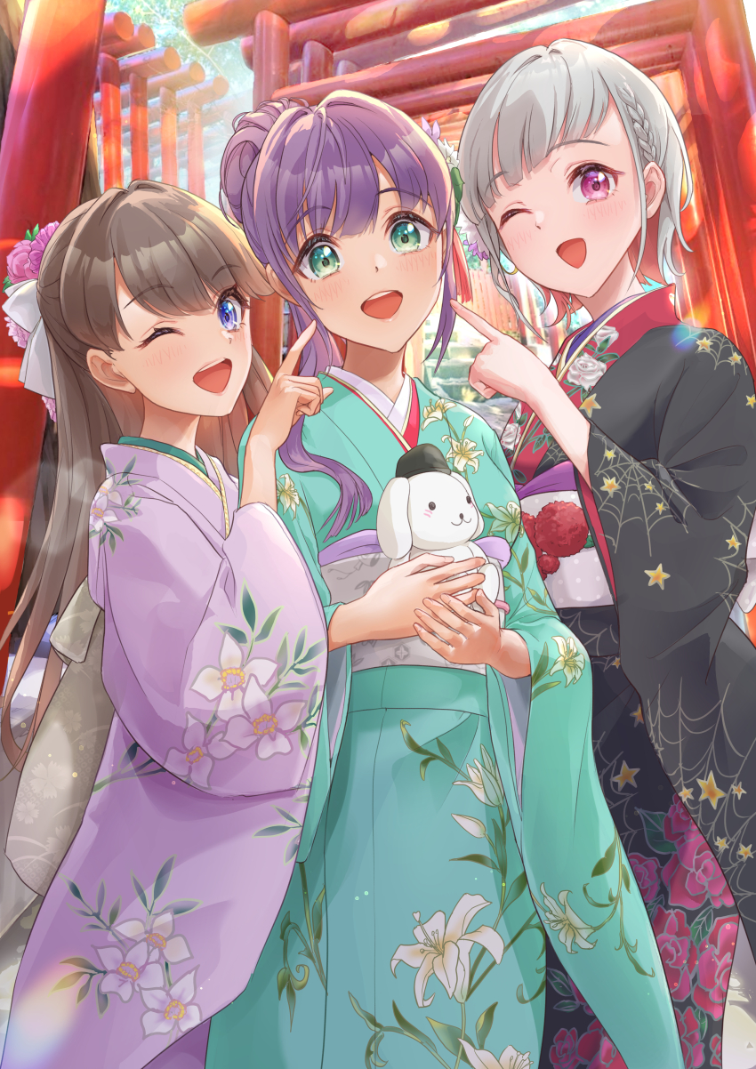 3girls, :d, ;d, absurdres, black_hat, black_kimono, bob_cut, braid, brown_hair, colored_inner_hair, commentary, diagonal_bangs, floral_print, floral_print_kimono, flower, fujishima_megumi, fujishima_megumi_(hasu_no_sora_karuta), green_eyes, green_kimono, grey_hair, grey_sash, hair_flower, hair_intakes, hair_ornament, half_updo, hasu_no_sora_karuta_(love_live!), hat, highres, holding, holding_stuffed_toy, inverted_bob, japanese_clothes, kimono, kobassy, lily_print, link!_like!_love_live!, long_hair, long_sleeves, looking_at_viewer, love_live!, multicolored_hair, multiple_girls, multiple_torii, new_year, obi, obiage, obijime, official_alternate_costume, official_alternate_hairstyle, one_eye_closed, open_mouth, otomune_kozue, otomune_kozue_(hasu_no_sora_karuta), pink_eyes, pink_flower, pointing, pointing_at_another, print_kimono, purple_eyes, purple_hair, purple_kimono, red_hair, red_kimono, sash, short_hair, side_braid, side_ponytail, sidelocks, smile, spider_web_print, star_(symbol), star_print, streaked_hair, stuffed_animal, stuffed_dog, stuffed_toy, tassel, tassel_hair_ornament, teeth, torii, two-tone_kimono, upper_teeth_only, virtual_youtuber, white_flower, wide_sleeves, yugiri_tsuzuri, yugiri_tsuzuri_(hasu_no_sora_karuta)