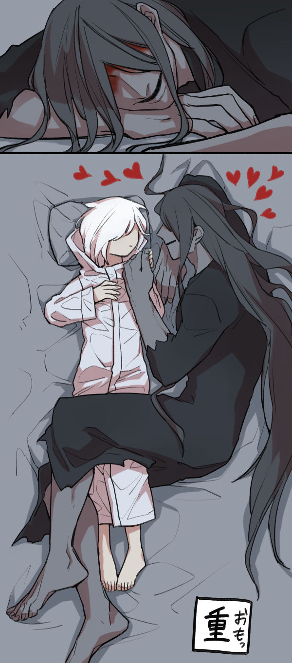 1boy, 1girl, bayonet_(flt906), black_hair, black_kimono, blood, blood_on_face, commentary_request, faceless, faceless_female, facing_another, grey_background, hetero, highres, holding_hands, homicipher, japanese_clothes, kimono, long_hair, loving_aura, lying, mr._crawling, on_bed, on_side, raincoat, short_hair, translation_request, very_long_hair, white_hair