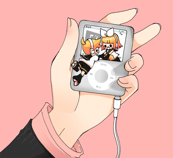 1boy, brother_and_sister, chibi, mp3_player, ipod, kagamine_len, kagamine_rin, mini_person, miniboy, minigirl, miza-sore, siblings, through_medium, through_screen, twins, vocaloid