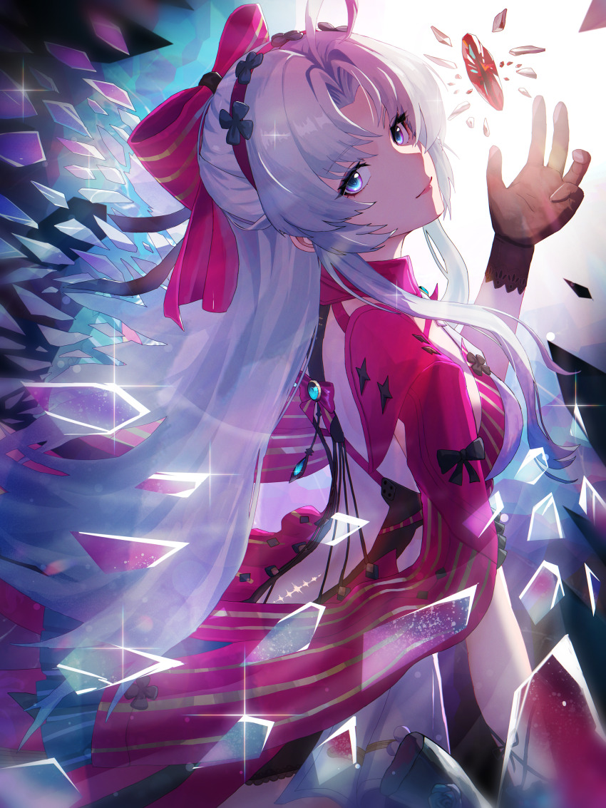 1girl, absurdres, black_gloves, blue_eyes, bow, breasts, carlotta_(wuthering_waves), closed_mouth