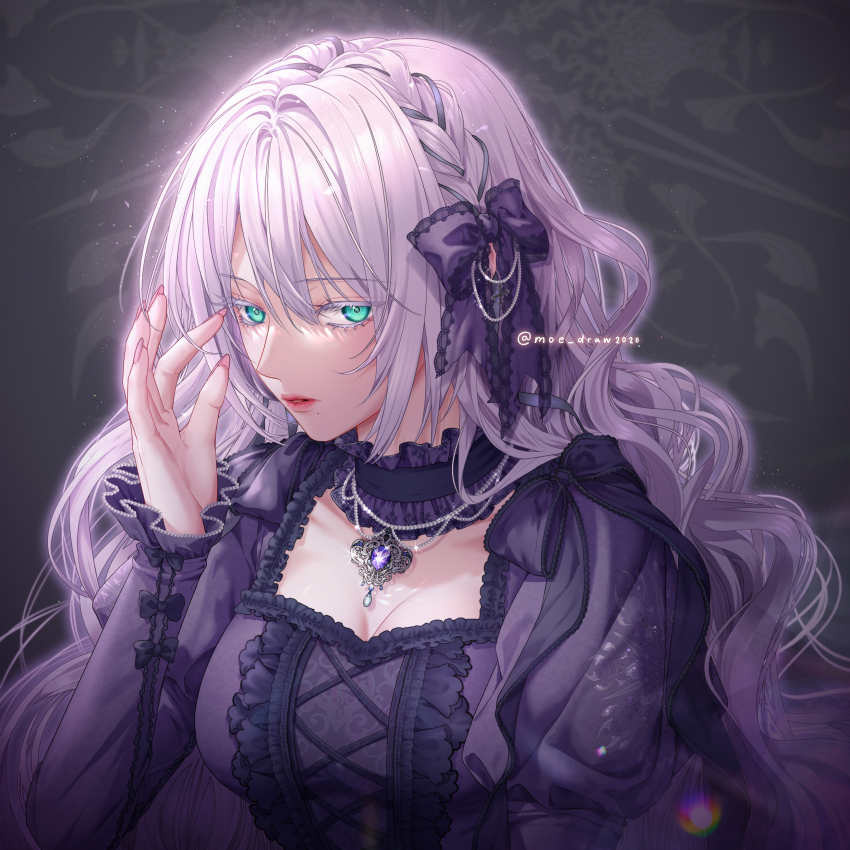 1girl, absurdres, artist_name, black_dress, blue_eyes, bow, braid, breasts, cleavage, commentary, dress, frills, gem, gothic_lolita, grey_background, hair_bow, hair_ribbon, hand_up, highres, jewelry, lipstick, lolita_fashion, long_hair, makeup, medium_breasts, moe_draw2020, necklace, original, purple_gem, ribbon, solo, upper_body, very_long_hair, white_hair