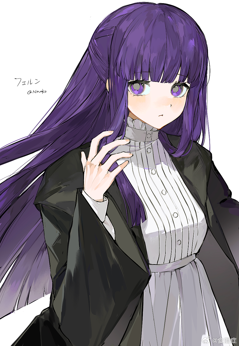 1girl, black_robe, blunt_bangs, breasts, character_name, chinese_commentary, commentary_request, cowboy_shot, dress, fern_(sousou_no_frieren), hand_up, highres, long_hair, long_sleeves, looking_at_viewer, purple_eyes, purple_hair, robe, sidelocks, simple_background, solo, sousou_no_frieren, straight_hair, white_background, white_dress, yoru_(yorusumire)