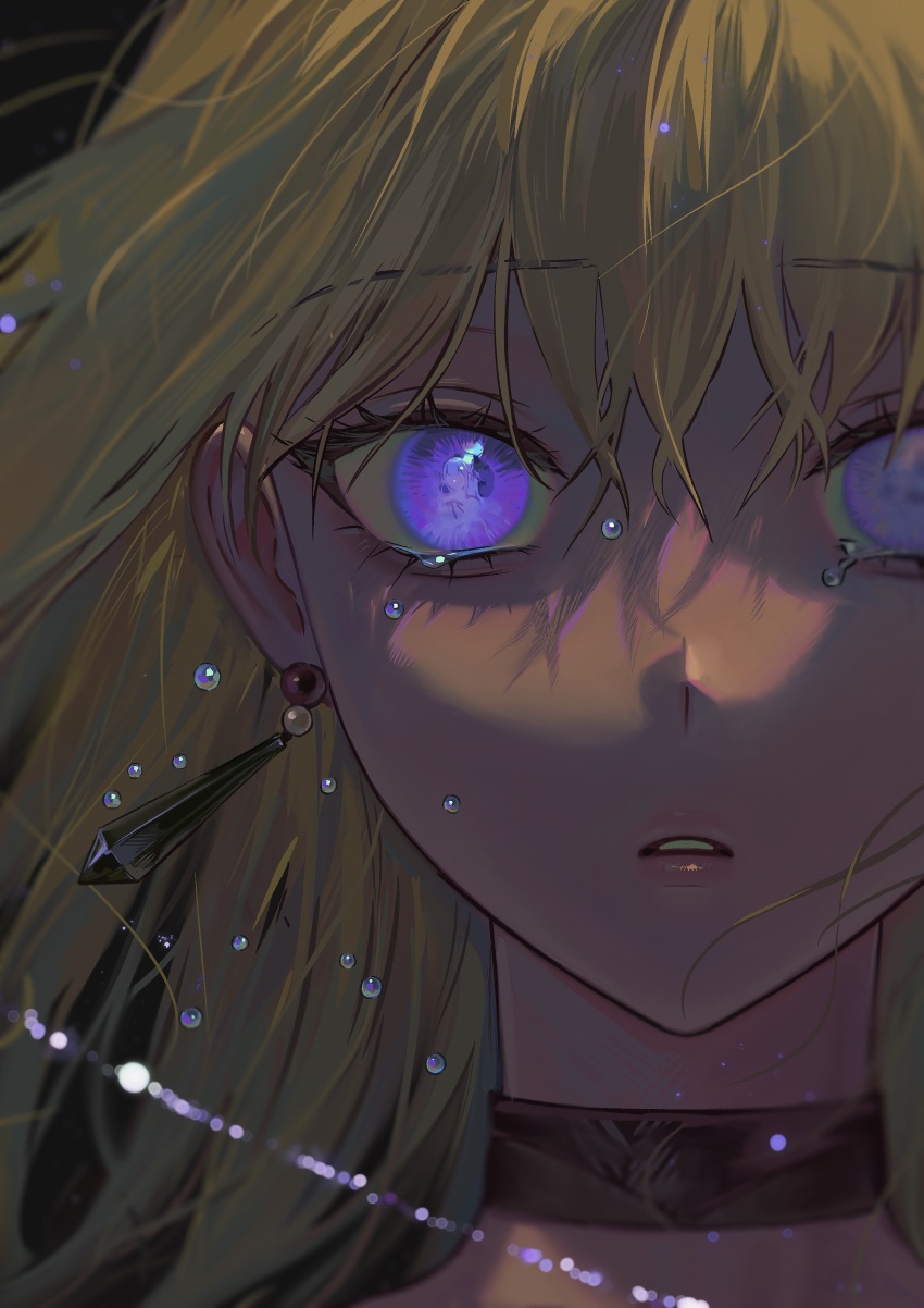 1girl, absurdres, bang_dream!, bang_dream!_it's_mygo!!!!!, black_background, blonde_hair, blurry, bokeh