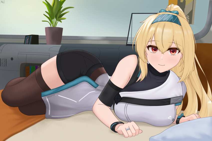 absurdres, blonde_hair, bracelet, breasts, elmo_dormitory_outfit, girls'_frontline, girls'_frontline_2:_exilium, highres