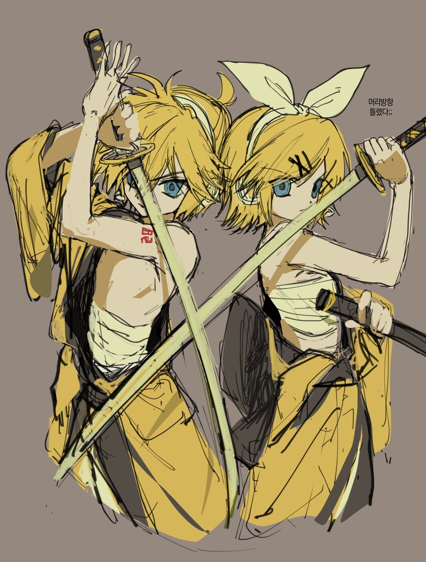 1boy, 1girl, absurdres, arm_tattoo, blonde_hair, blue_eyes, brother_and_sister, chest_sarashi, closed_mouth, grey_background, hadanugi_dousa, hair_between_eyes, hair_ornament, hairband, hairclip, highres, holding, holding_sheath, holding_sword, holding_weapon, japanese_clothes, kagamine_len, kagamine_rin, kimono, korean_text, looking_at_viewer, noisy9p, open_kimono, sarashi, sheath, short_hair, siblings, simple_background, sword, tattoo, vocaloid, weapon, white_hairband, wide_sleeves