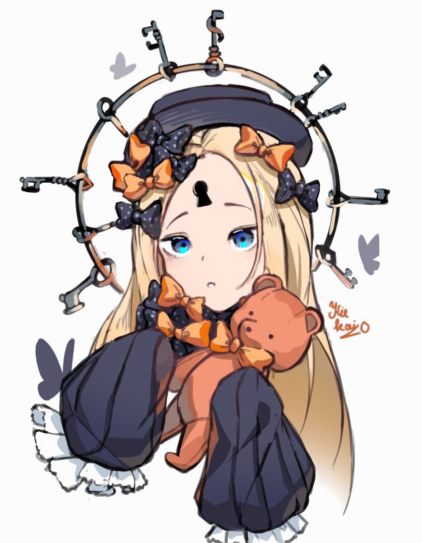 abigail_williams_(fate), abigail_williams_(first_ascension)_(fate), blonde_hair, blue_eyes, bow, bug, butterfly, fate/grand_order, fate_(series), hair_bow, hat, highres, insect, key, keyhole, kiekoio, long_hair, long_sleeves, looking_at_viewer, stuffed_animal, stuffed_toy, teddy_bear, white_background