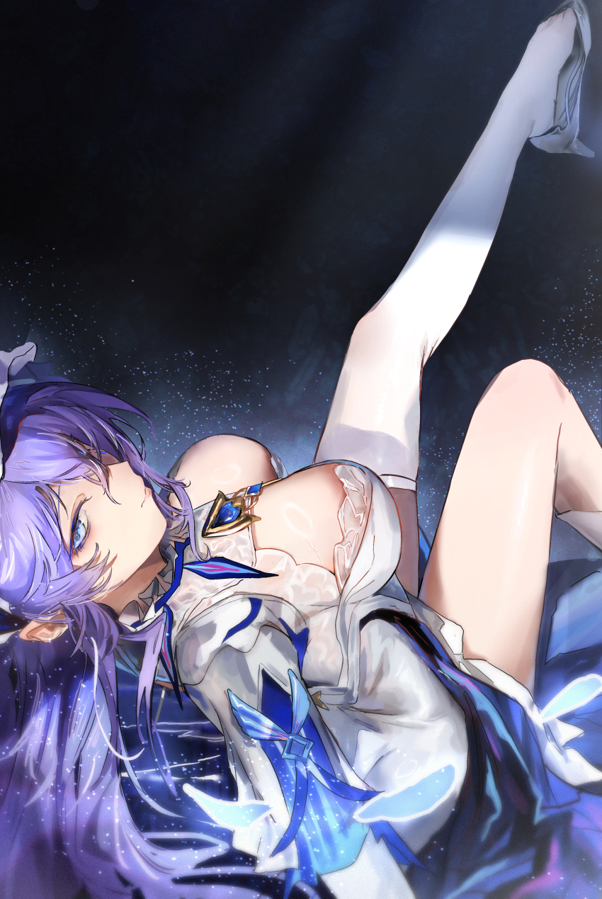 1girl, absurdres, blue_eyes, breasts, cantarella_(wuthering_waves), closed_mouth, commentary, dark_background