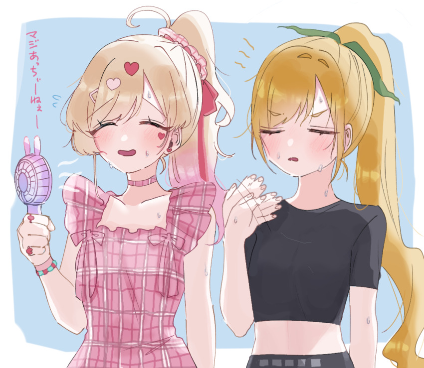 2girls, :d, ^_^, awahuji_miyuki, bare_arms, black_shirt, blonde_hair, blue_background