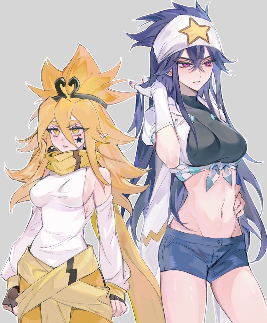 2girls, absurdres, aotu_world, arm_warmers, bandana, bare_shoulders, belt, black_gloves, black_hair, black_hairband, black_shirt, blonde_hair, blue_shorts, breasts, chinese_commentary, closed_mouth, commentary_request, cowboy_shot, crop_top, detached_sleeves, elbow_gloves, facial_mark, fingerless_gloves, genderswap, genderswap_(mtf), gloves, godrose_(aotu_world), grey_background, groin, hair_between_eyes, hairband, hand_on_own_hip, hand_up, headband, heart, highres, holding, holding_own_hair, jacket, large_breasts, long_hair, long_sleeves, medium_breasts, midriff, multiple_girls, navel, open_clothes, outline, pants, parted_lips, pointy_ears, purple_eyes, purple_hair, ray_(aotu_world), scarf, shirt, short_shorts, shorts, sideboob, simple_background, sleeveless, spiked_hair, standing, star_(symbol), star_print, stomach, sukebegg, tied_shirt, turtleneck, very_long_hair, white_gloves, white_headband, white_jacket, white_shirt, white_sleeves, yellow_belt, yellow_eyes, yellow_pants, yellow_scarf