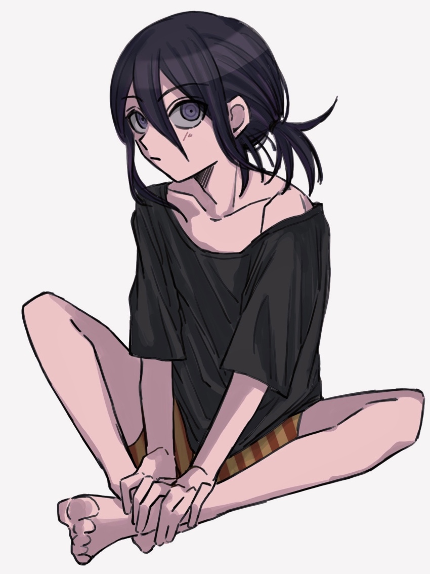 1boy, alternate_costume, alternate_hairstyle, androgynous, barefoot, black_hair, black_shirt, closed_mouth