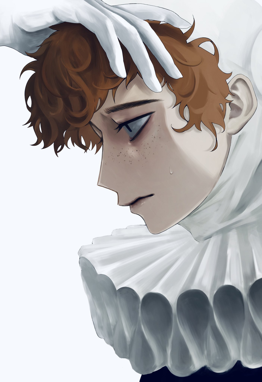 2boys, black_eyes, blca2s01111, brown_hair, clown, freckles, gloves, highres