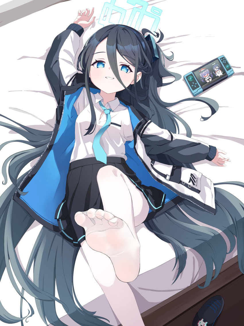 1girl, absurdres, aris_(blue_archive), black_hair, blue_archive, blue_eyes, blue_necktie, chousetsu_(chongvon)