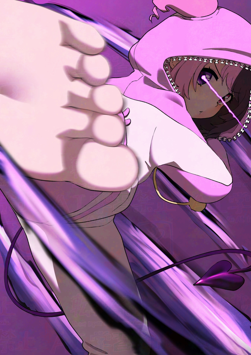 1girl, amaki_pururu, barefoot, black_hair, closed_mouth, cosplay, demon_tail, han_juri