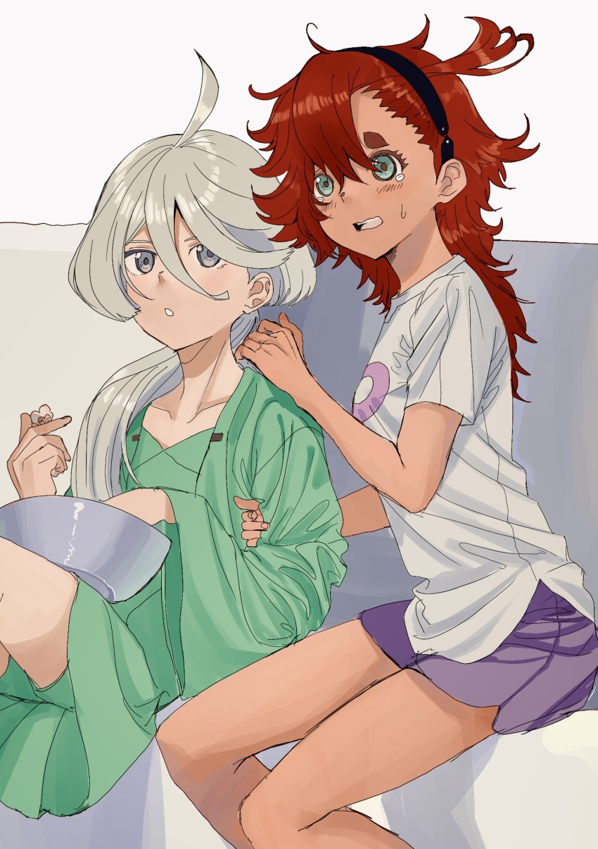 2girls, ahoge, black_hairband, blue_eyes, blush, bub_bub20, commentary_request, couch