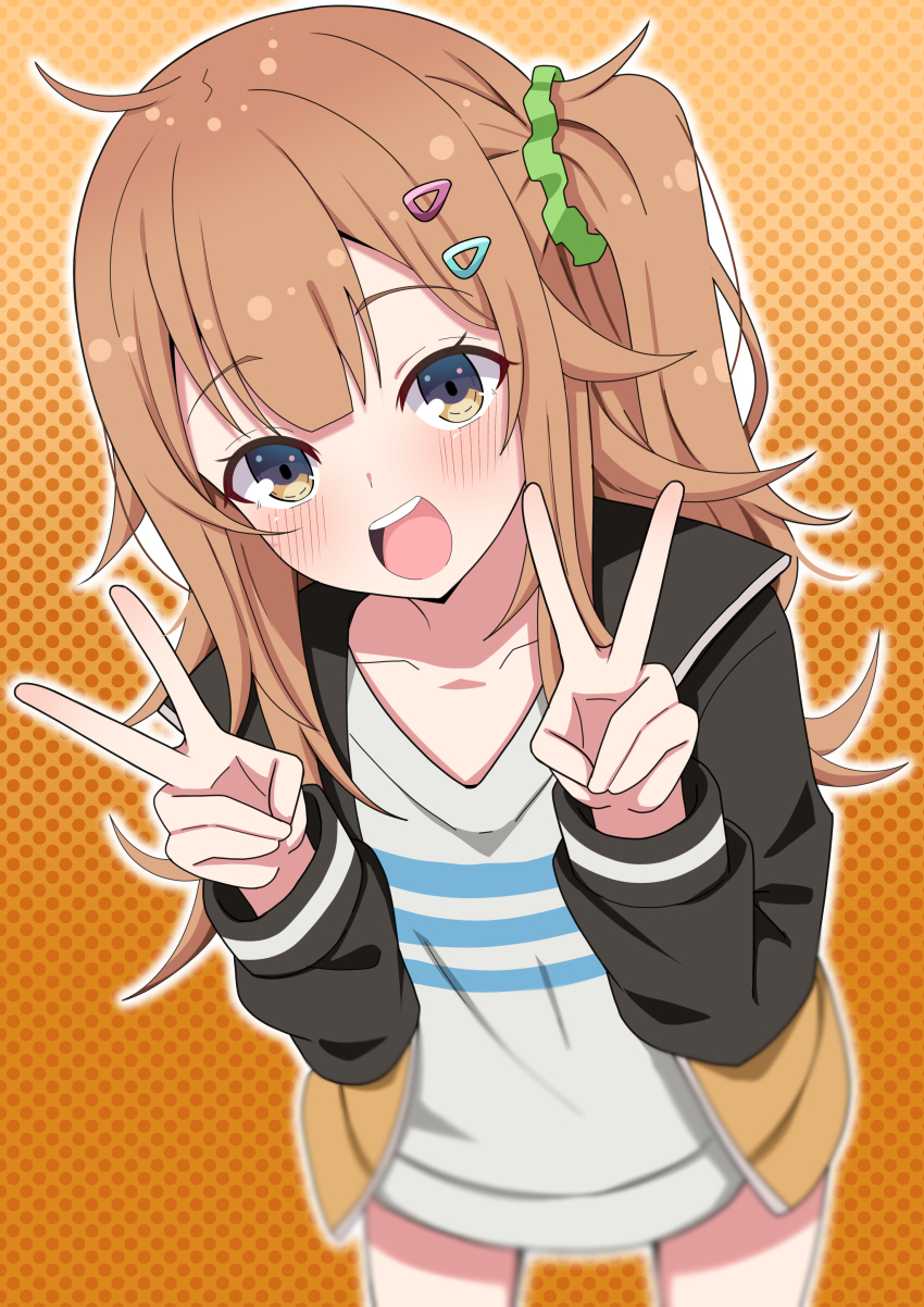 1girl, absurdres, blush, commentary_request, double_v, green_scrunchie, hair_ornament, hairclip